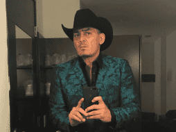 En redes sociales se explicó que el caballo resbaló debido a que en el piso de cemento se colocó arena. INSTAGRAM / josemanfigueroa