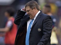 Herrera estuvo en el banquillo hoy en el cotejo que se llevó a cabo en Estados Unidos. MEXSPORT / ARCHIVO