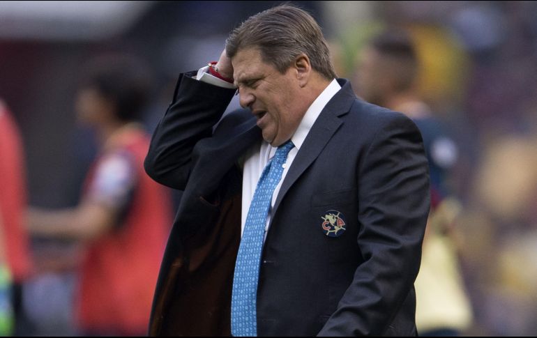 Herrera estuvo en el banquillo hoy en el cotejo que se llevó a cabo en Estados Unidos. MEXSPORT / ARCHIVO