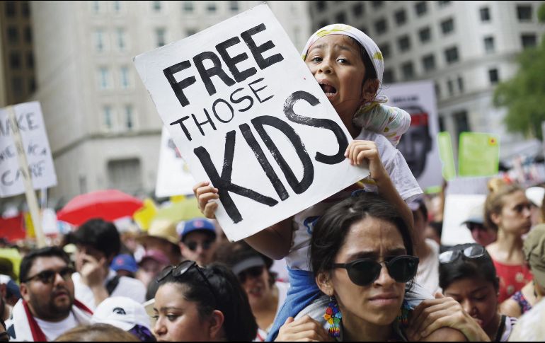 Miles de estadounidenses salieron a las calles a denunciar la política de “cero tolerancia” con los inmigrantes ilegales. AFP