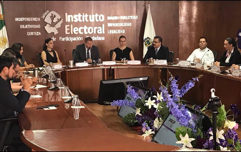 Cerca de las 08:00 horas, el consejo del Instituto Electoral y de Participación Ciudadana del Estado de Jalisco (IEPC) instaló sesión permanente para la jornada electoral de este domingo. TWITTER / @iepcjalisco