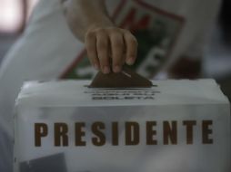 Al segundo tiempo, todos guardaron sus celulares, entregaron sus identificaciones y emitieron su voto. EL INFORMADOR / F. Atilano