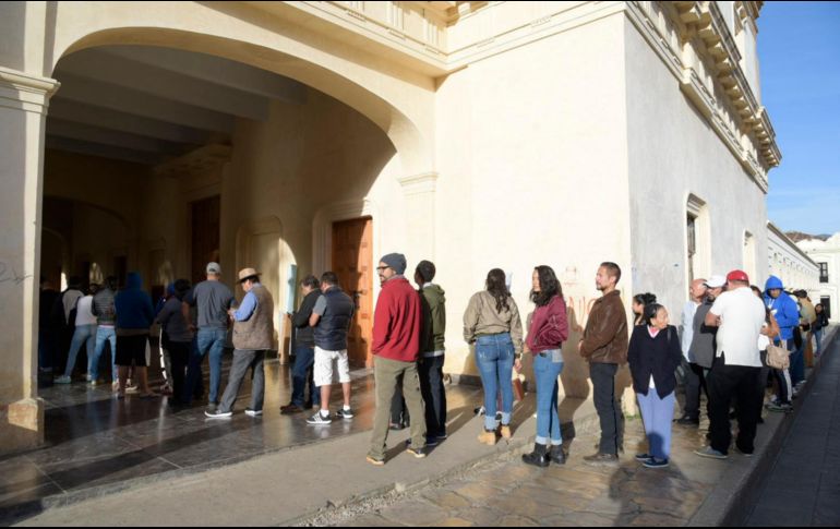 Autoridades de gobierno, mediante un reporte oficial, rechazaron que hayan participado personas armadas y que se registraran heridos por disparos. EFE/ R. Prado