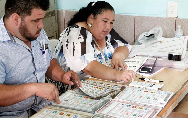 En un segundo reporte de los observadores electorales de Coparmex, se detectó compra y coacción de voto en tres casillas de las 136 observadas. EL INFORMADOR / A. Camacho