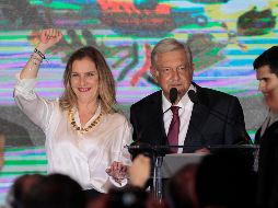 Andrés Manuel López Obrador, acompañado de su esposa Beatriz Gutiérrez Müller. EFE / M. Guzmán
