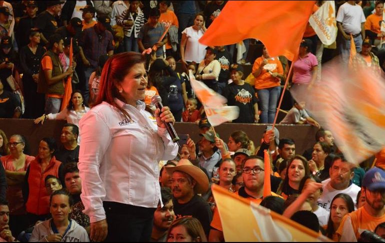 María Elena de Anda se dijo confiada en ganar la elección en Tepatitlán. FACEBOOK/nenadeandag