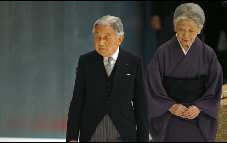 Akihito se dispone a dimitir el 30 de abril del año próximo, en lo que será la primera abdicación de un emperador japonés en aproximadamente dos siglos. AP / ARCHIVO