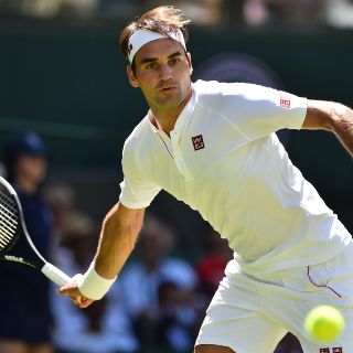 Roger Federer inicia con triunfo camino en Wimbledon