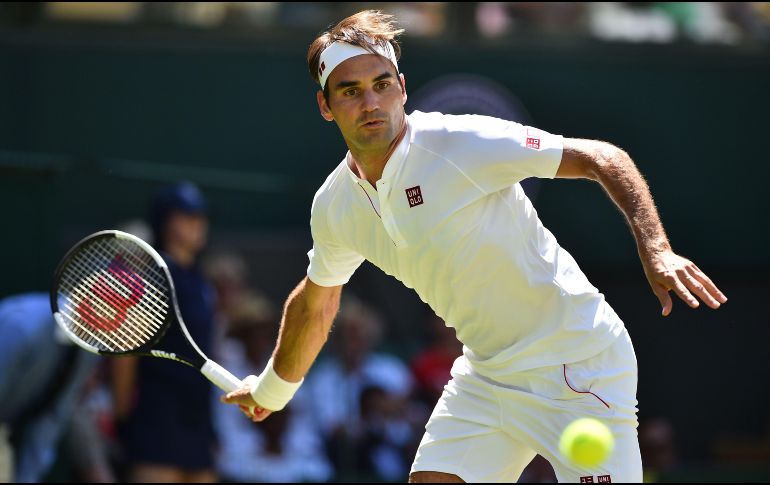 Federer, que busca recuperar el número uno mundial que está en manos de Rafael Nadal, derrotó sin problemas en una hora y 19 minutos. AFP / G. Kirk