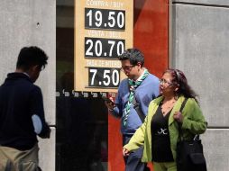 Sin variaciones mayores, fluctuación del peso frente al dólar tras elecciones