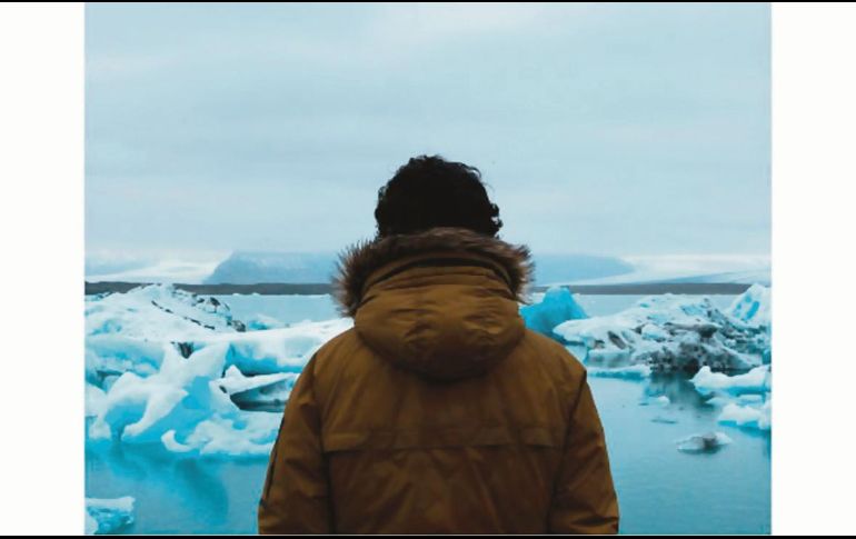 Fotógrafo. Orozco viajó por Islandia y ahora muestra su experiencia. ESPECIAL