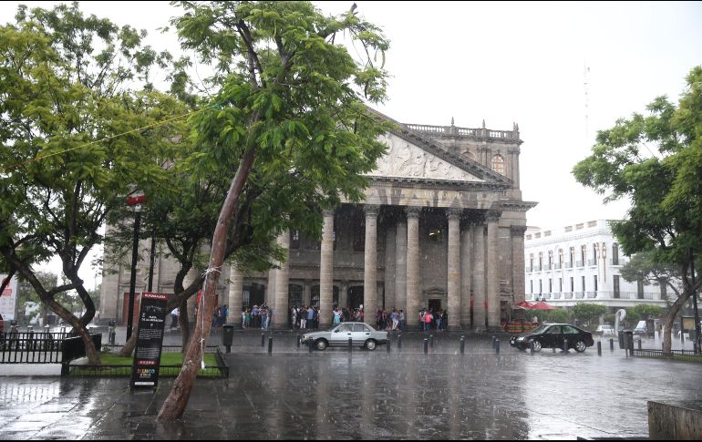 En la Zona Metropolitana de Guadalajara se pronostica para mañana jueves un día lluvioso, con una máxima de 28-30 grados y una mínima de 12-14 grados. EL INFORMADOR / ARCHIVO