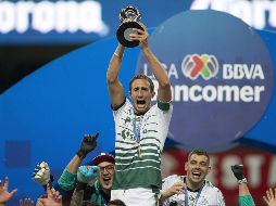 Con Santos, Carlos Izquierdoz disputó 148 encuentros y anotó en 16 ocasiones. MEXSPORT / ARCHIVO