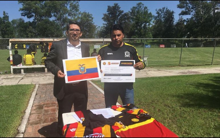 Pablo Hernández, presidente de Futbol Club Equinoccio, se reunió con Alberto Castellanos, presidente de Leones Negros para cerrar el acuerdo. CORTESÍA / LEONES NEGROS