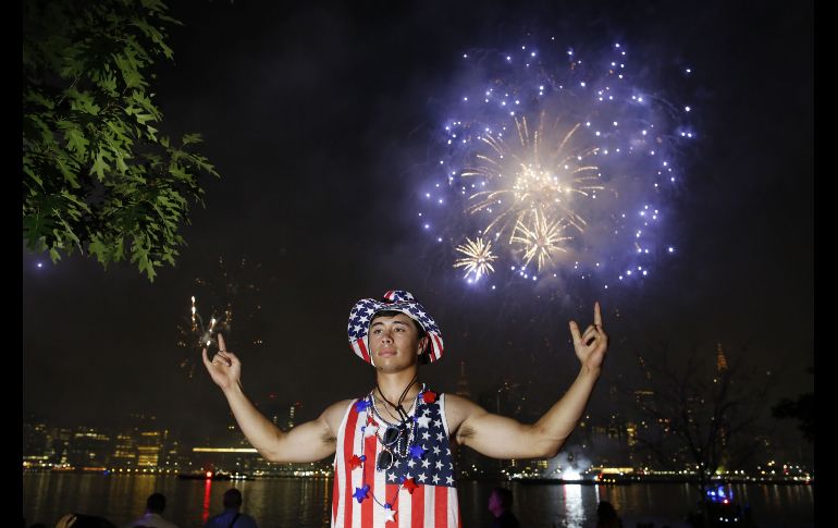 Desde Nueva York hasta Nuevo México, hubo diferentes espectáculos de fuegos artificiales. AFP / E. Munoz