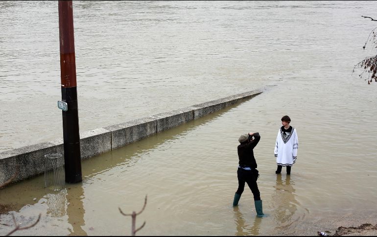 Los mayores desperfectos materiales se produjeron en el departamento de Dordoña debido a los fuertes vientos. AP/ARCHIVO