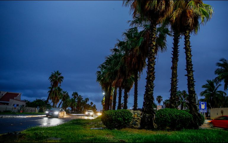 Se espera que este viernes ''Fabio'' se debilite a una baja presión remanente, a mil 640 kilómetros al oeste-suroeste de Punta Eugenia. EFE / ARCHIVO