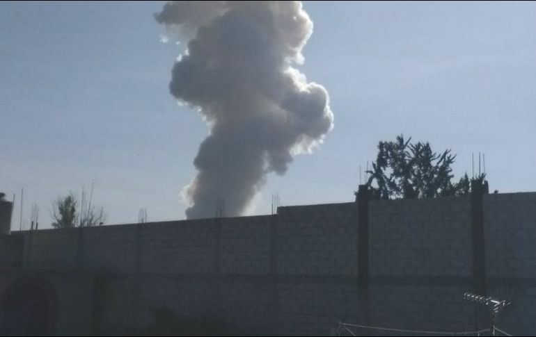 La columna de humo blanco se observó en municipios aledaños, como Coacalco, Tultitlán y Melchor Ocampo. TWITTER / @pciviledomex