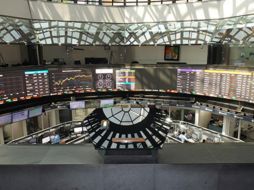 Los mercados a nivel mundial presentan movimientos mixtos, tras validar pocas cifras en Asia y Europa, a la espera de los componentes de empleo en Estados Unidos. ESPECIAL / bmv.com.mx