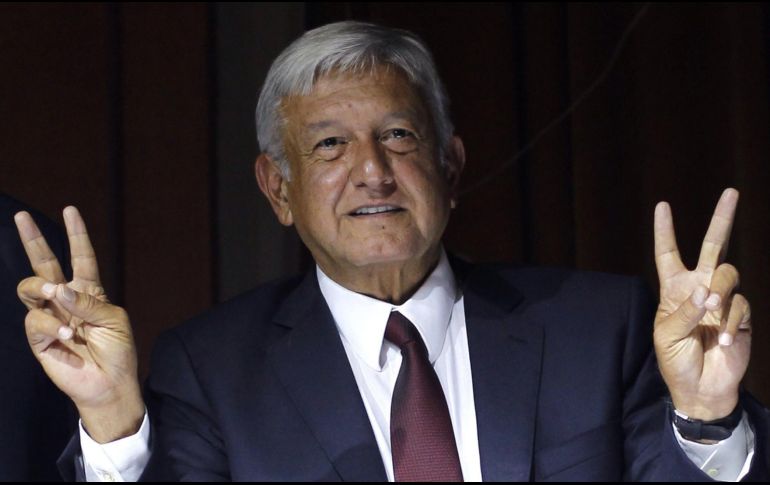 En entrevista, López Obrador comentó que ''anoche recibí la invitación de gobernadores; me voy a reunir con ellos, con todos los gobernadores el jueves próximo''. EFE / ARCHIVO