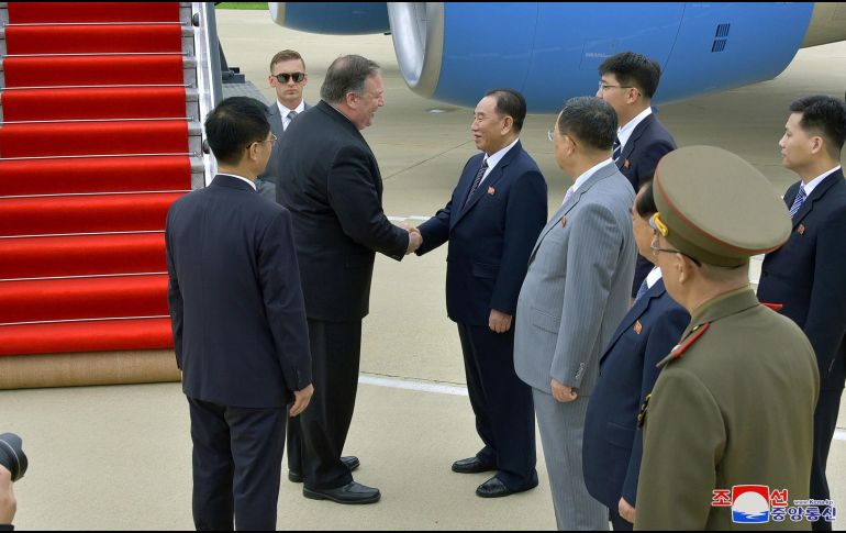 Pompeo fue recibido a su llegada por su homólogo Ri Yong Ho y por Kim Yong Chol, mano derecha del líder norcoreano. EFE /