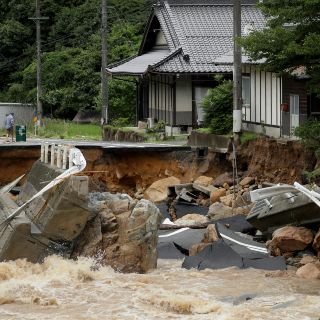 Intensas lluvias en Japón dejan 21 muertos