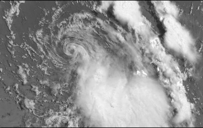 Se espera que la tormenta se disipe luego de abandonar islas orientales, sin embargo muchos temen que provoque cortes de energía. TWITTER / @HC_PuertoRico