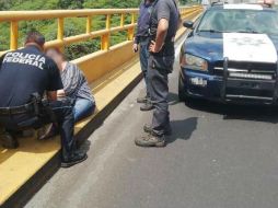 Ante la emergencia, los integrantes de la Policía Federal  aplicaron los protocolos de atención prehospitalaria. ESPECIAL/ Policía Federal