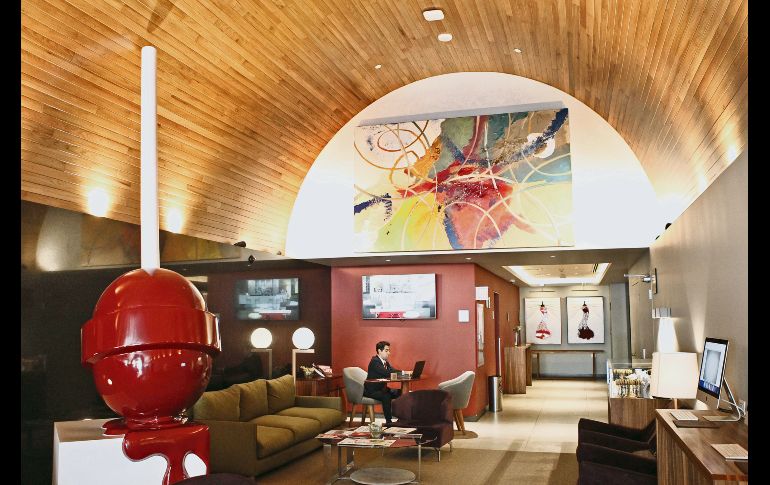 Recepción. Espacio amable que mezcla lo moderno con la elegancia.