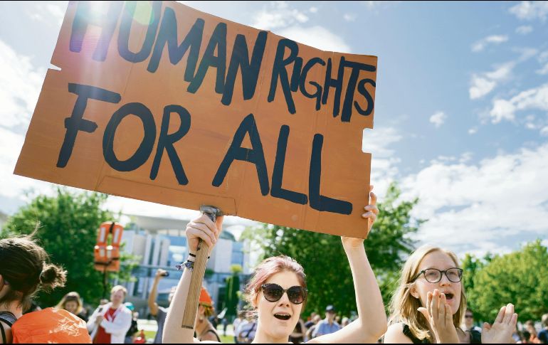 Exigencia. Manifestantes alemanas piden derechos para todos sin importar su estatus migratorio. EFE