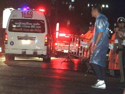 El equipo de salvamento está compuesto de dieciocho buzos, trece extranjeros y cinco miembros de elite de la Marina tailandesa. EFE / P. Tasiri