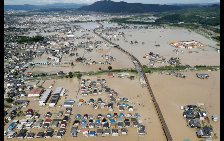 La ciudad japonesa de Kurashiki se ve inundada tras lluvias excepcionales en los últimos días. AP/Kyodo News/S. Miyano