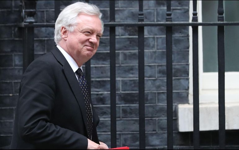 Davis había amenazado con dimitir en varias ocasiones por la posición de la primera ministra británica, Theresa May en las negociaciones sobre el Brexit. . AFP / ARCHIVO