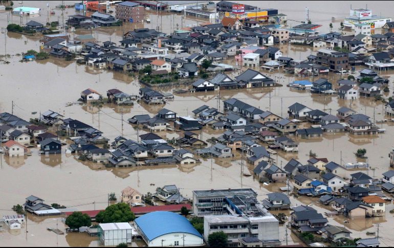 Los ríos en Japón se han desbordado y las ciudades han quedado convertidas en lagos. EFE / Jiji Press