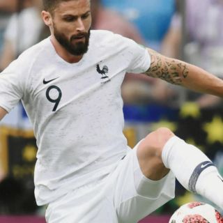 Oliver Giroud busca demostrar que Thierry Henry está equivocado