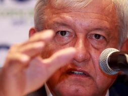 El virtual presidente electo, Andrés Manuel López Obrador, se compromete ante industriales a terminar con el robo de gasolina en el país. EFE / J. Méndez