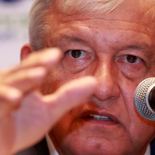 López Obrador se comprometió a acabar con el "huachicoleo": empresarios