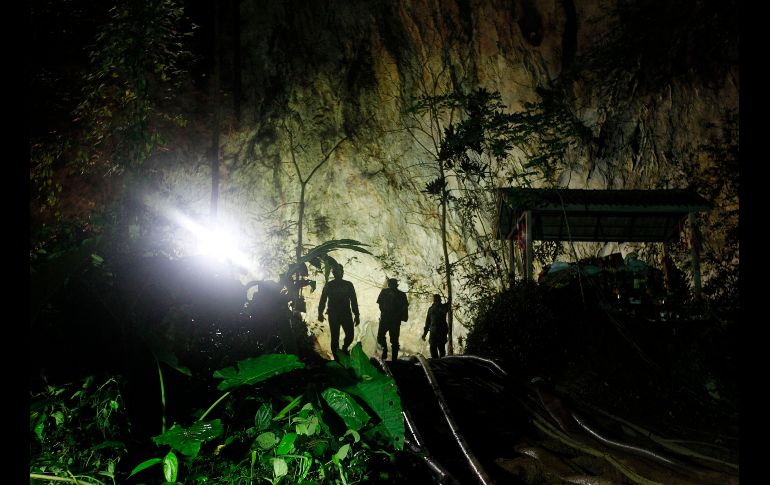 La búsqueda del grupo de futbolistas y su entrenador se prolongó más de una semana en la cueva de Tham Luang, situada en una zona de denso bosque tropical en la frontera con Birmania y Lagos. Imagen del 30 de junio.