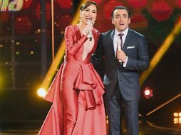 Conductores. Cynthia Rodríguez y Adal Ramones. ESPECIAL