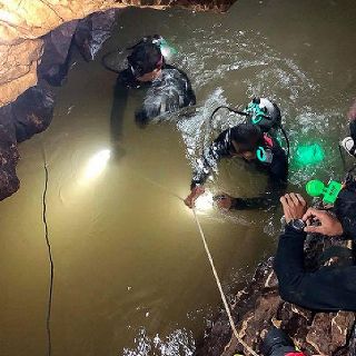 Confirman rescate de los 13 atrapados en una cueva de Tailandia