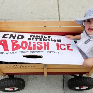 "No vengan ilegalmente": Trump a familias separadas