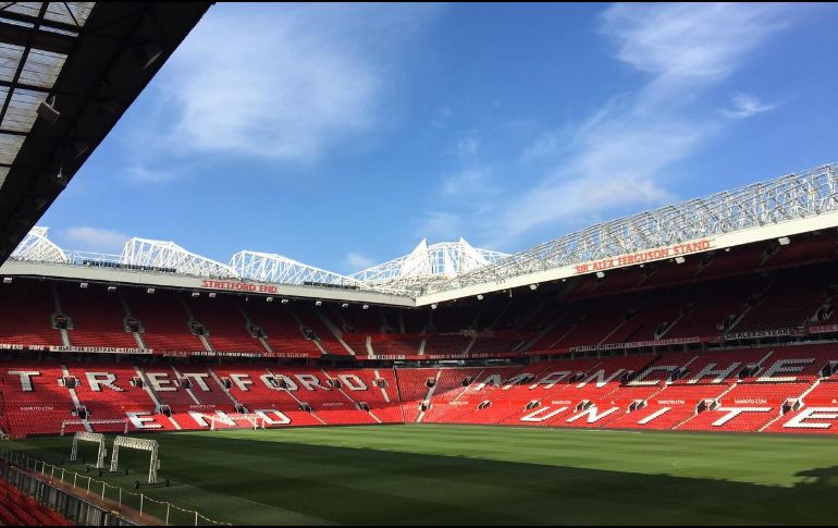 Los doce integrantes del equipo Wild Boars Football Club y su entrenador fueron rescatados este martes tras largos días de maniobras. TWITTER / @ManUtd