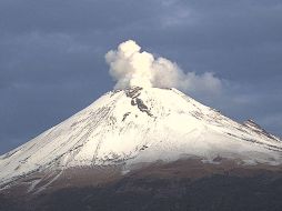 Autoridades locales continuan en la zona con un radio de seguridad de 12 kilómetros para evitar que alguna persona permanezca en el lugar. TWITTER/ @Popocatepetl_MX