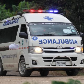 Los rescatados de cueva en Tailandia, bajos de peso pero estables