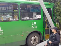 Los lesionados fueron atendidos por paramédicos de la Cruz Roja y dos de ellos fueron trasladados en estado de regular a grave. EL INFORMADOR / S. Blanco