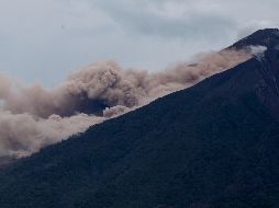 Advirtió que debido a las lluvias pueden ocurrir lahares hacia esas zonas y a las de Taniluyá y Mineral. AP/ ARCHIVO