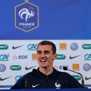 Quiero que los jóvenes digan ''Viva Francia, viva la República'': Griezmann