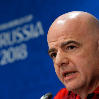 Gianni Infantino se niega a criticar a Neymar