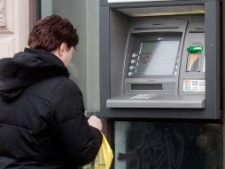 La consulta de Banxico se centra en los préstamos que los trabajadores tienen acceso con el uso de sus cuentas de nómina. EFE/Archivo