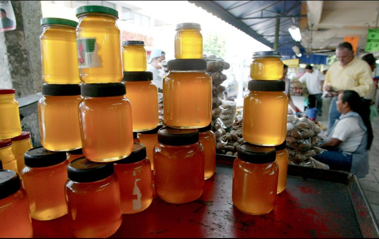 Los microclimas de Jalisco han traído que se cuente con la mayor diversidad de mieles entre estas, las de los néctares de flores, azahar de limón, aguacate, chía, y la miel multiflora. EL INFORMADOR / ARCHIVO